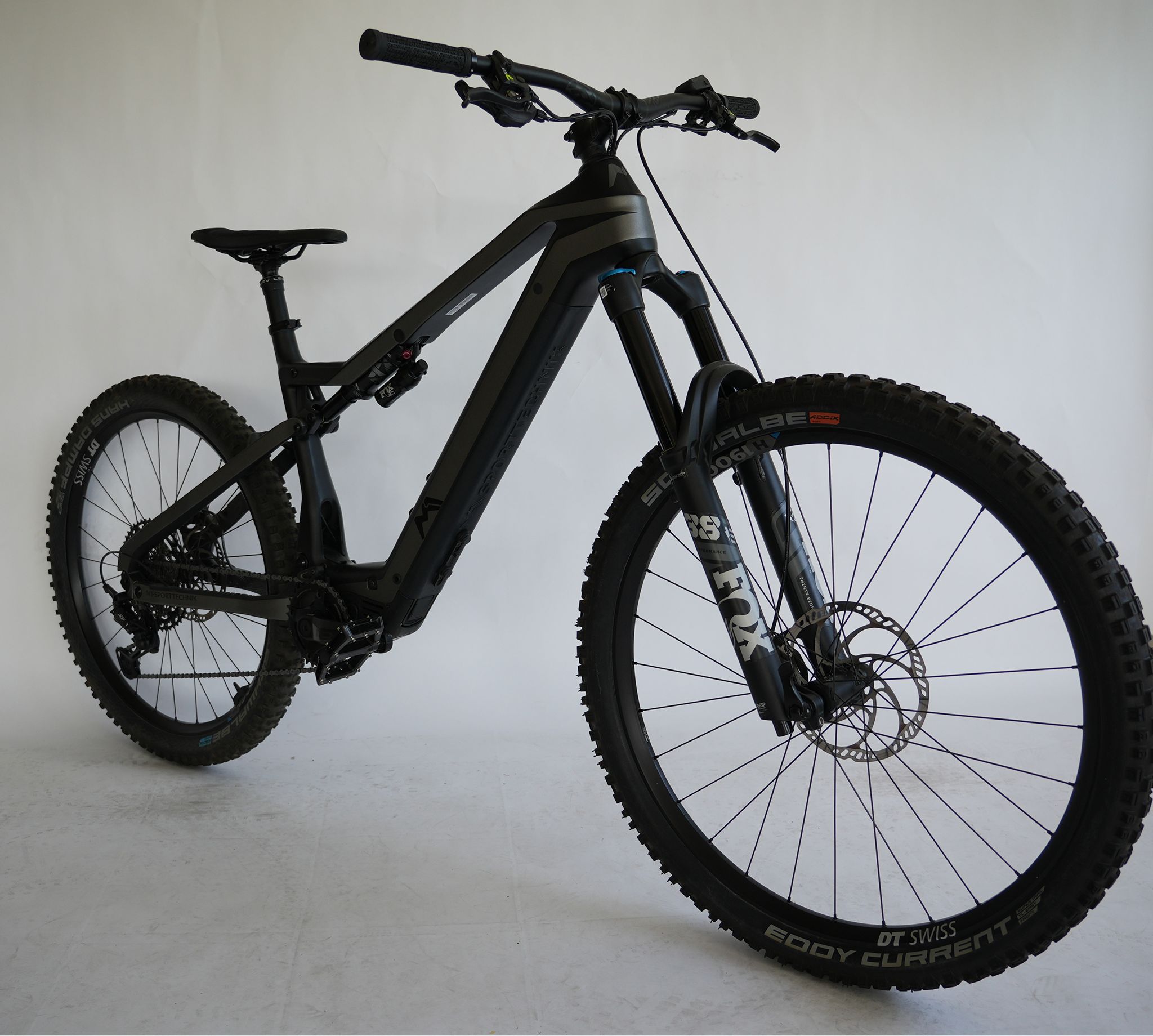 (24)M1 AM 6.0 L (AM.400.SX.P 6.0) Season 25