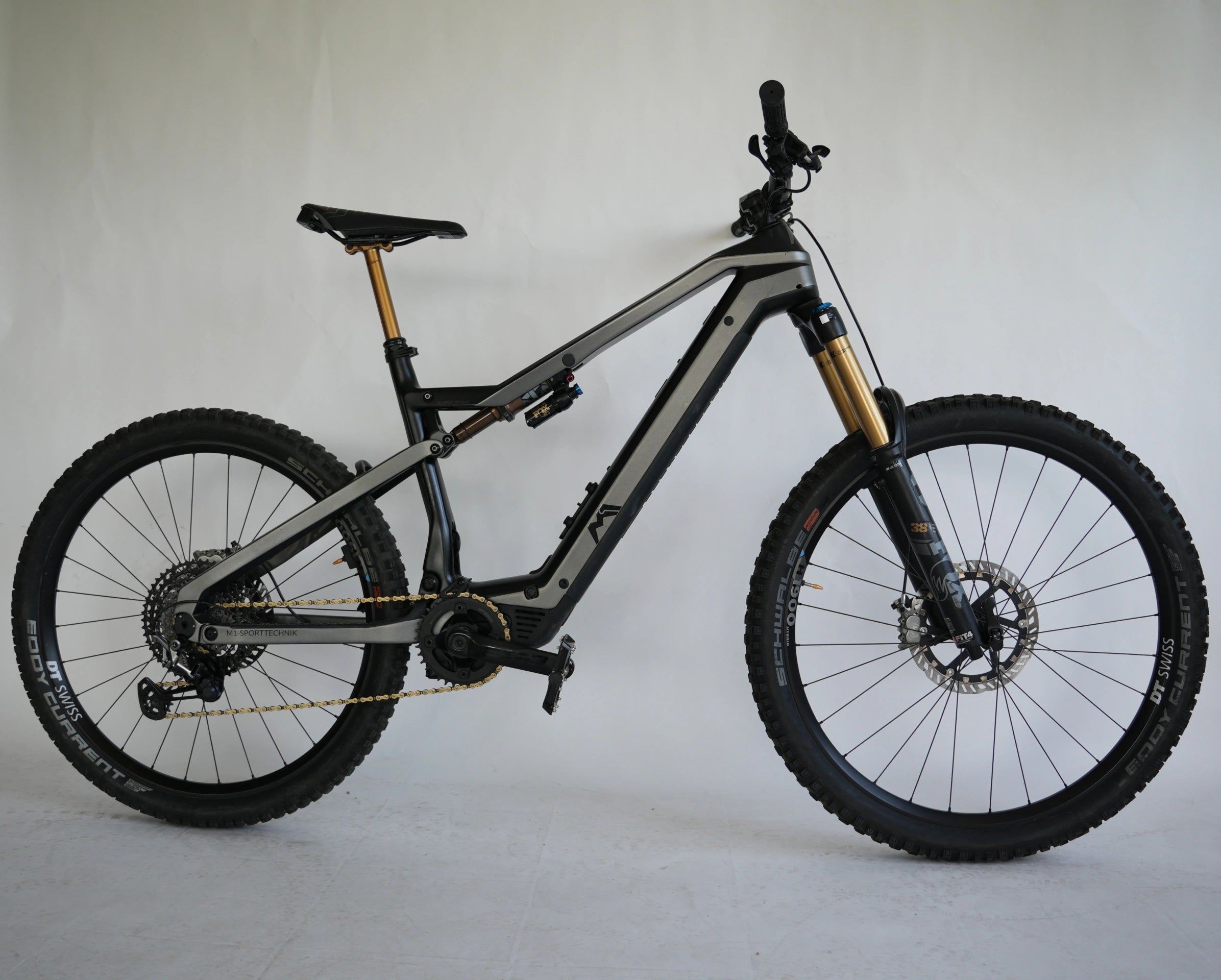 (2)M1 EN.400.SX.P 8.0 L