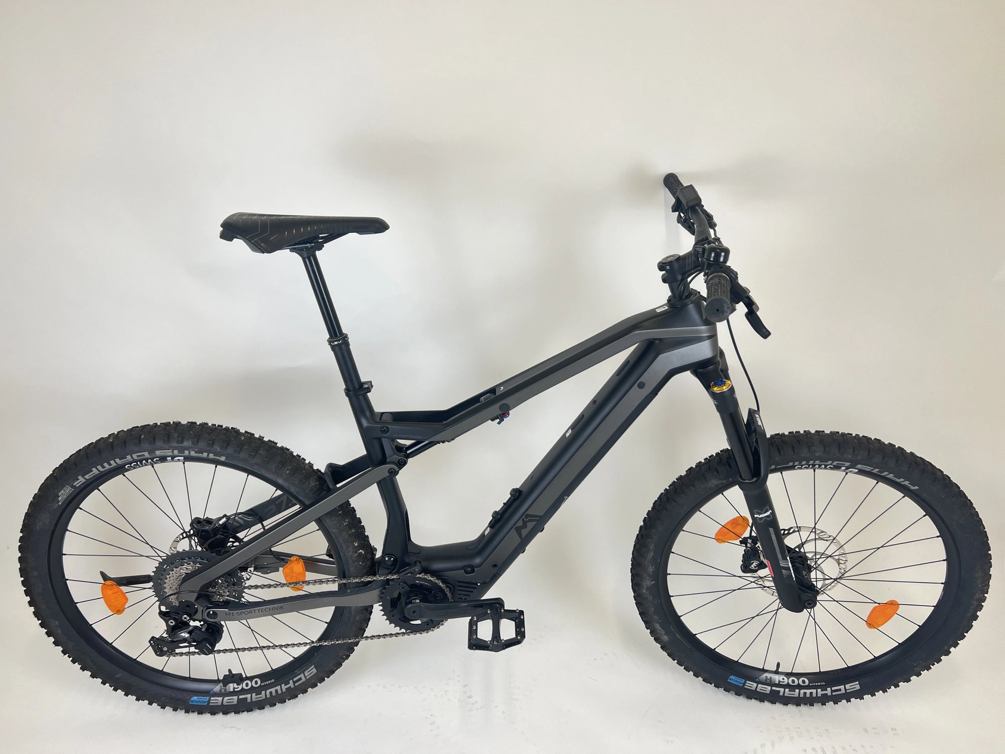 (29)M1 CC.400.SX.P 3.0 L